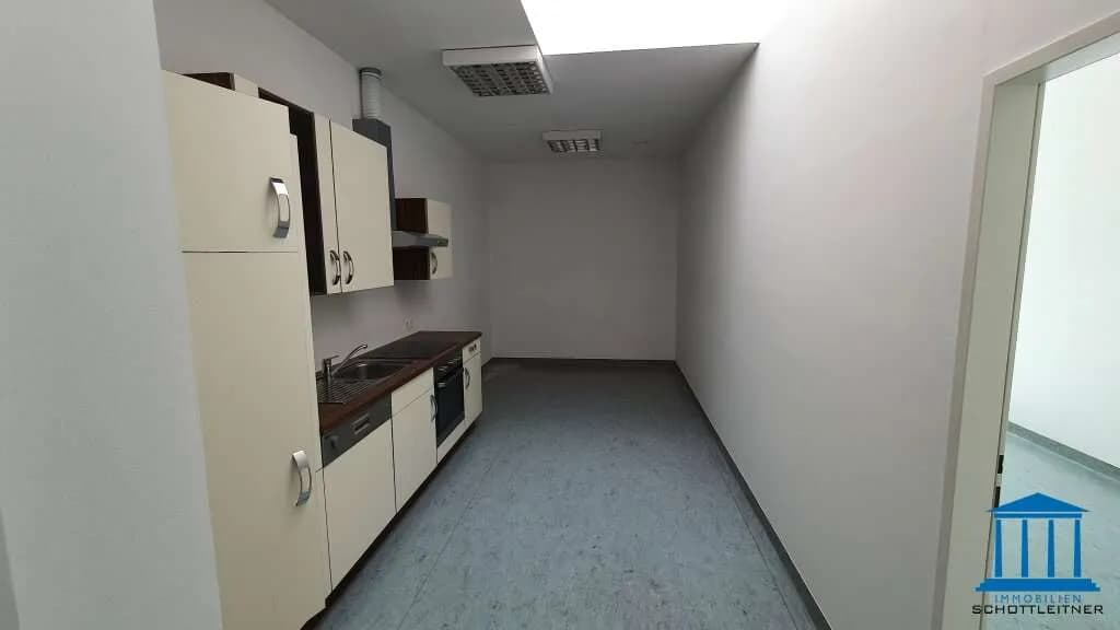 8-Zimmer-Gewerbeimmobilie mieten in Wiener Neustadt – 289 m², € 1.699 – Bild 8 von 21
