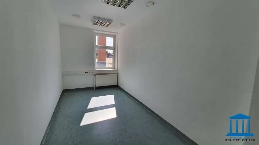 8-Zimmer-Gewerbeimmobilie mieten in Wiener Neustadt – 289 m², € 1.699 – Bild 10 von 21