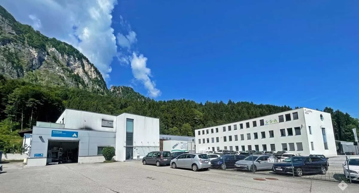 Gewerbeimmobilie kaufen in Salzburg-Umgebung – 7 738 m², € 5.600.000 – Bild 2 von 12