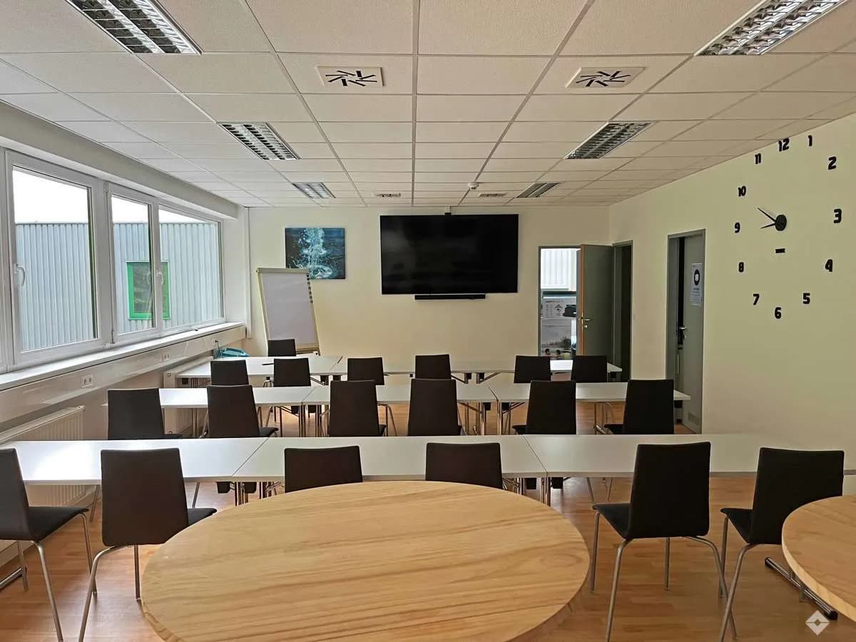 Gewerbeimmobilie mieten in Salzburg-Umgebung – 7 300 m², € 38.000 – Bild 8 von 13