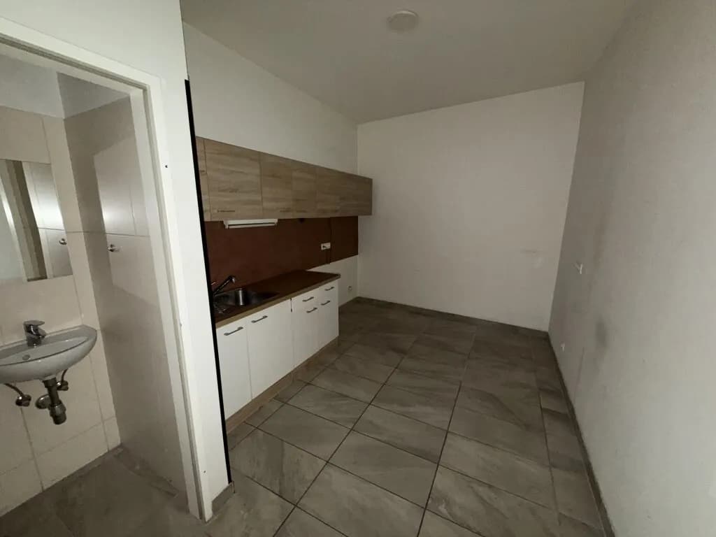 Gewerbeimmobilie kaufen in Wien – 90 m², € 215.000 – Bild 5 von 8
