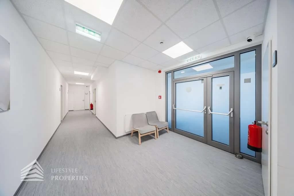 10-Zimmer-Gewerbeimmobilie mieten in Wien – 697 m², € 13.945 – Bild 22 von 23