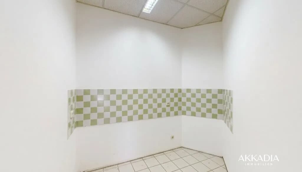 2-Zimmer-Gewerbeimmobilie mieten in Mödling – 104 m², € 1.640 – Bild 3 von 9