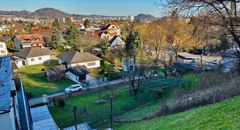 Grundstück kaufen in Graz – 1 375 m², € 415.000 – Bild 1 von 3