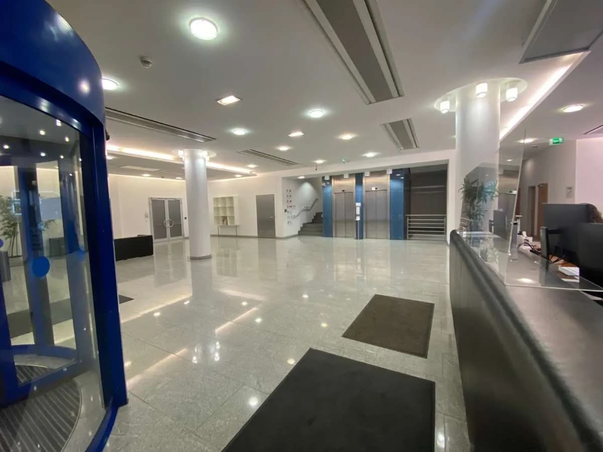 Gewerbeimmobilie mieten in Wien – 390 m², € 14 – Bild 2 von 9