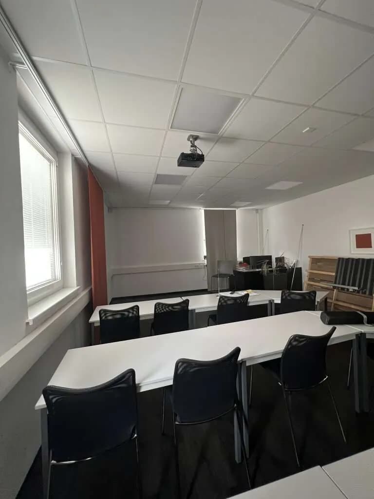 Gewerbeimmobilie mieten in Linz Land – 240 m², € 3.206 – Bild 5 von 6
