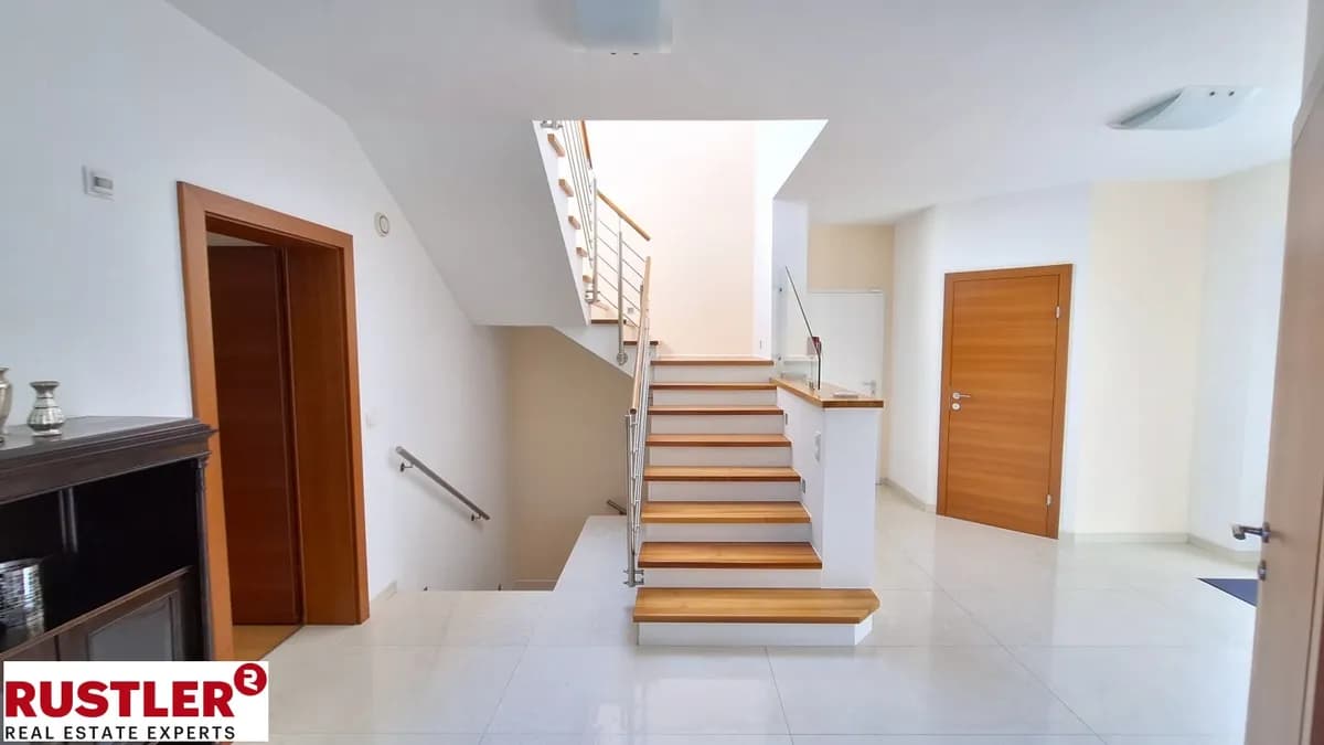 6-Zimmer-Haus kaufen in Mödling – 210 m², € 1.390.000 – Bild 3 von 15