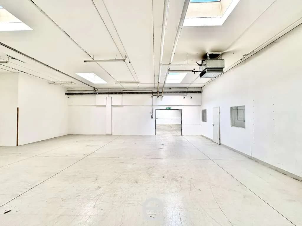 Gewerbeimmobilie mieten in Mödling – 336 m², € 6.250 – Bild 7 von 11