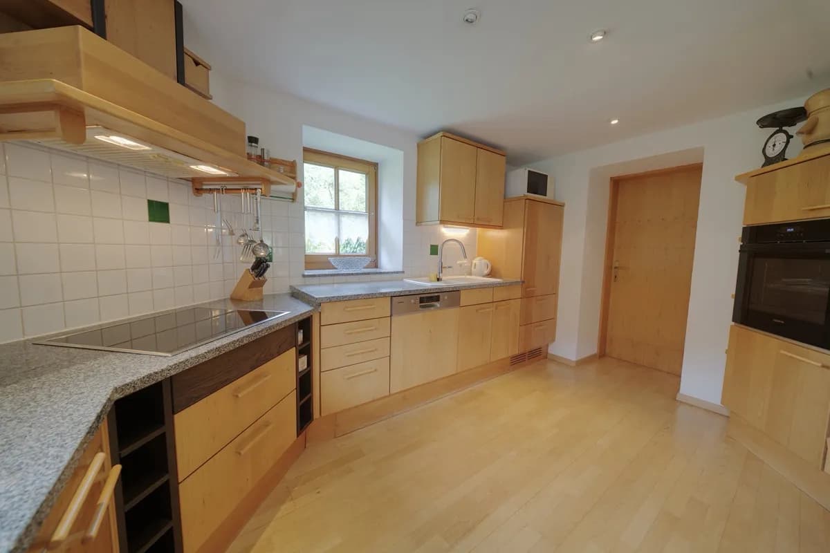 10-Zimmer-Haus mieten in Vöcklabruck – 250 m², € 2.900 – Bild 8 von 31