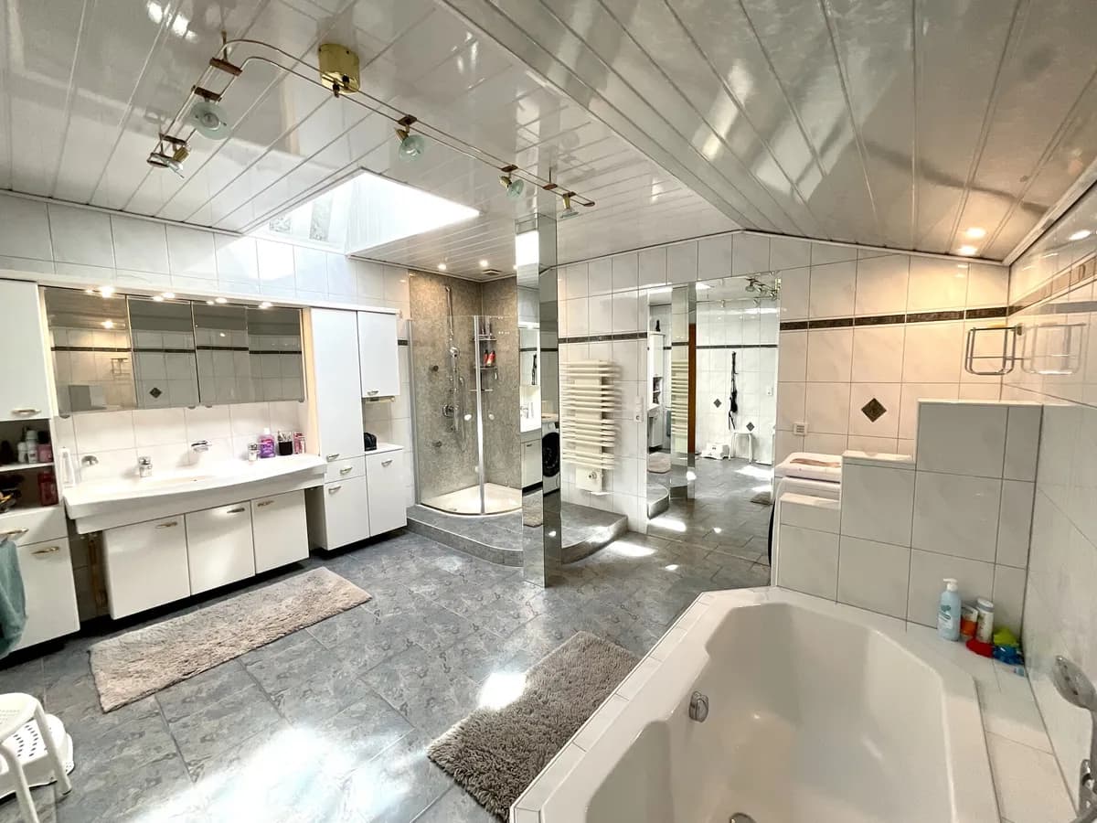 8-Zimmer-Gewerbeimmobilie kaufen in Braunau am Inn – 258 m², € 449.900 – Bild 3 von 10