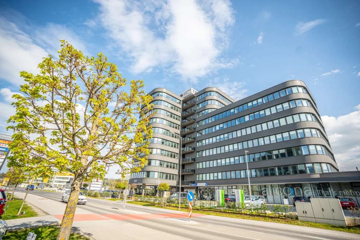 Gewerbeimmobilie mieten in Graz-Umgebung – 1 000 m², € 15