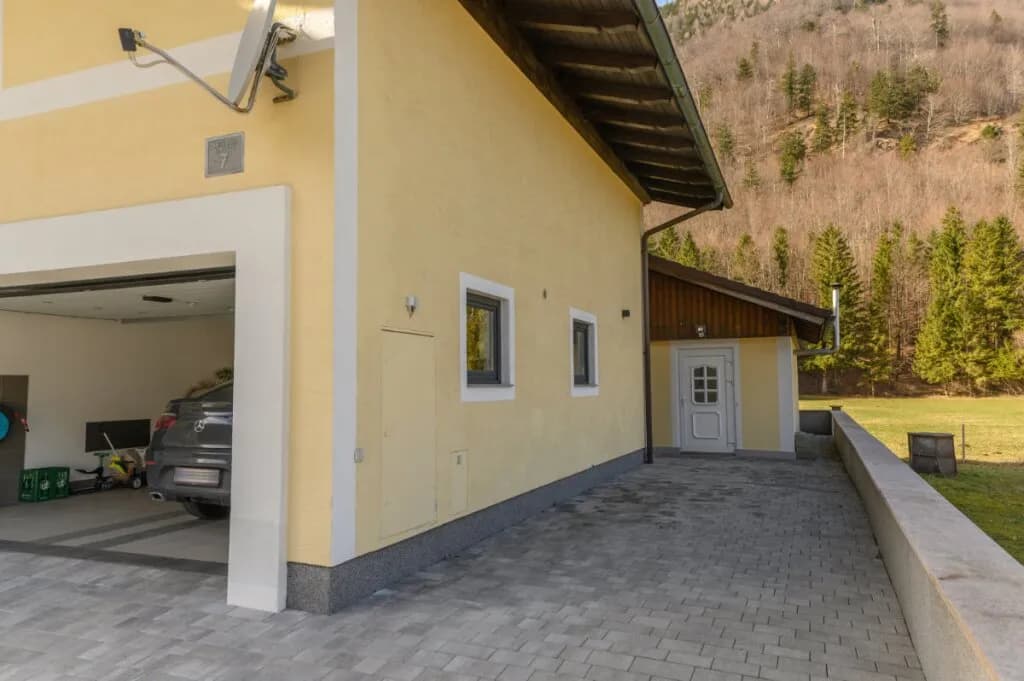 10-Zimmer-Gewerbeimmobilie kaufen in Gmunden – 359 m², € 798.000 – Bild 2 von 22