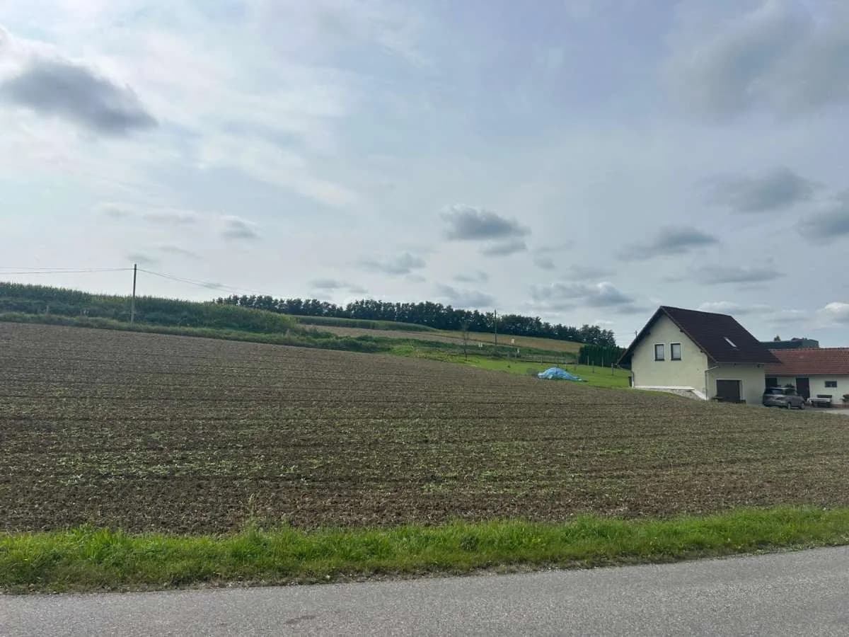 Grundstück kaufen in Wels-Land – 5 717 m²
