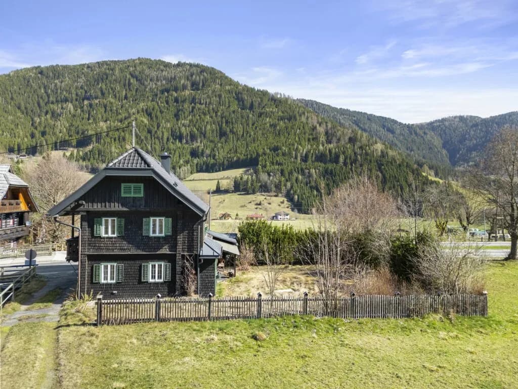 Haus kaufen in Feldkirchen – 102,08 m², € 129.900