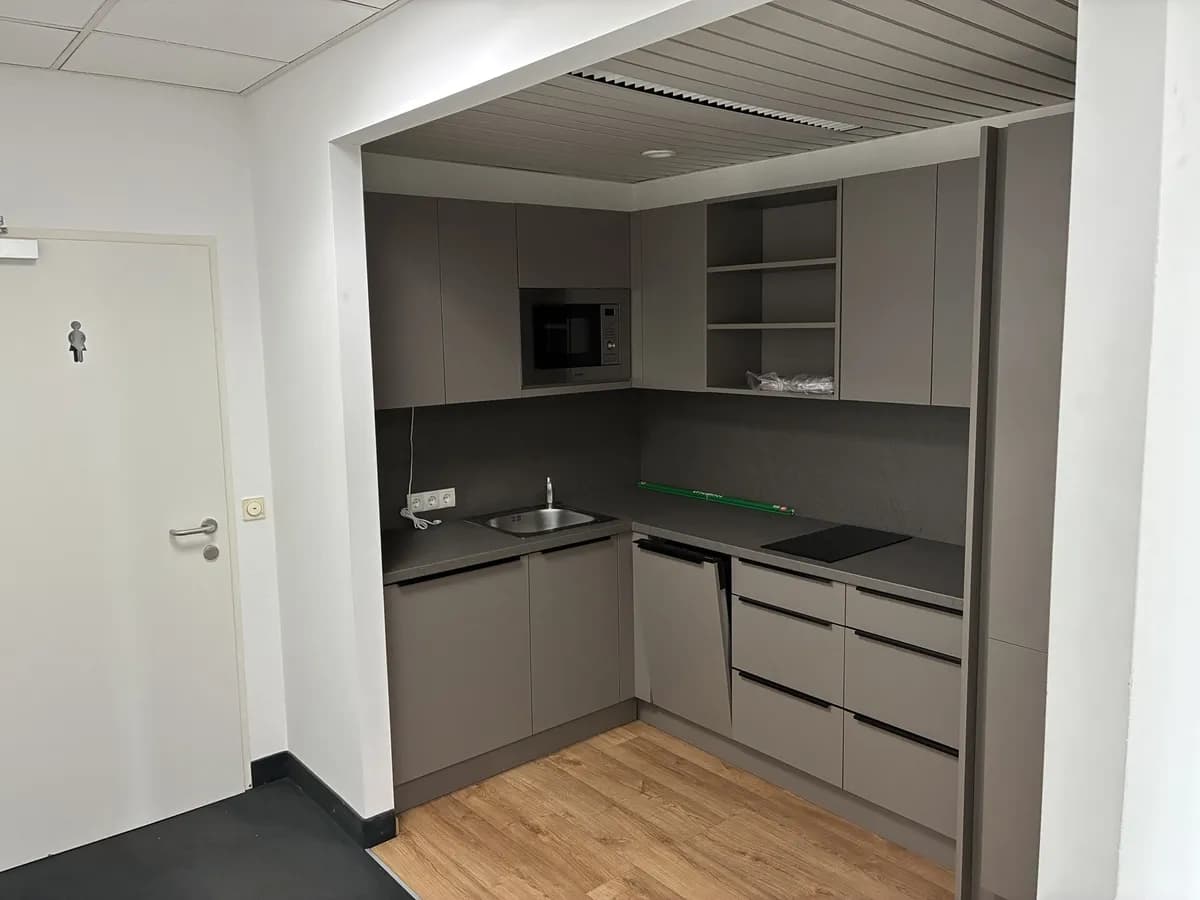 Gewerbeimmobilie mieten in Bruck an der Leitha – 357 m², € 4.570 – Bild 7 von 10