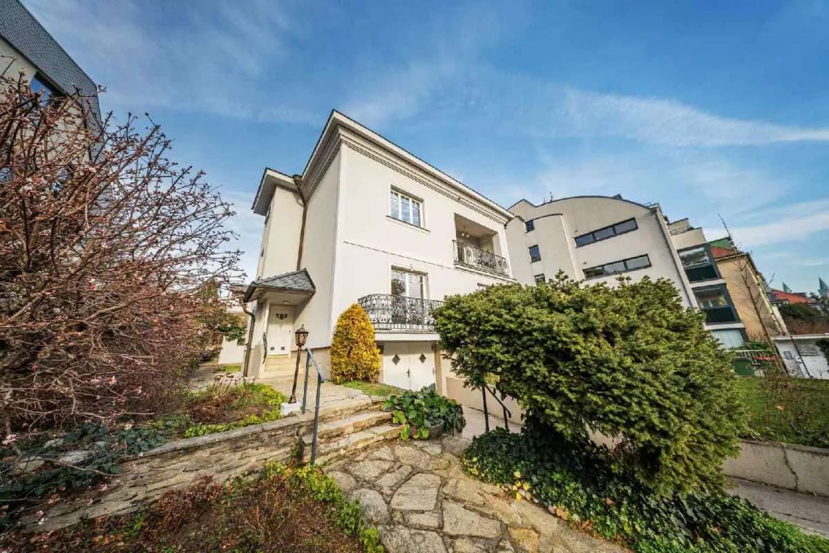 10-Zimmer-Gewerbeimmobilie kaufen in Wien – 361,94 m², € 2.990.000