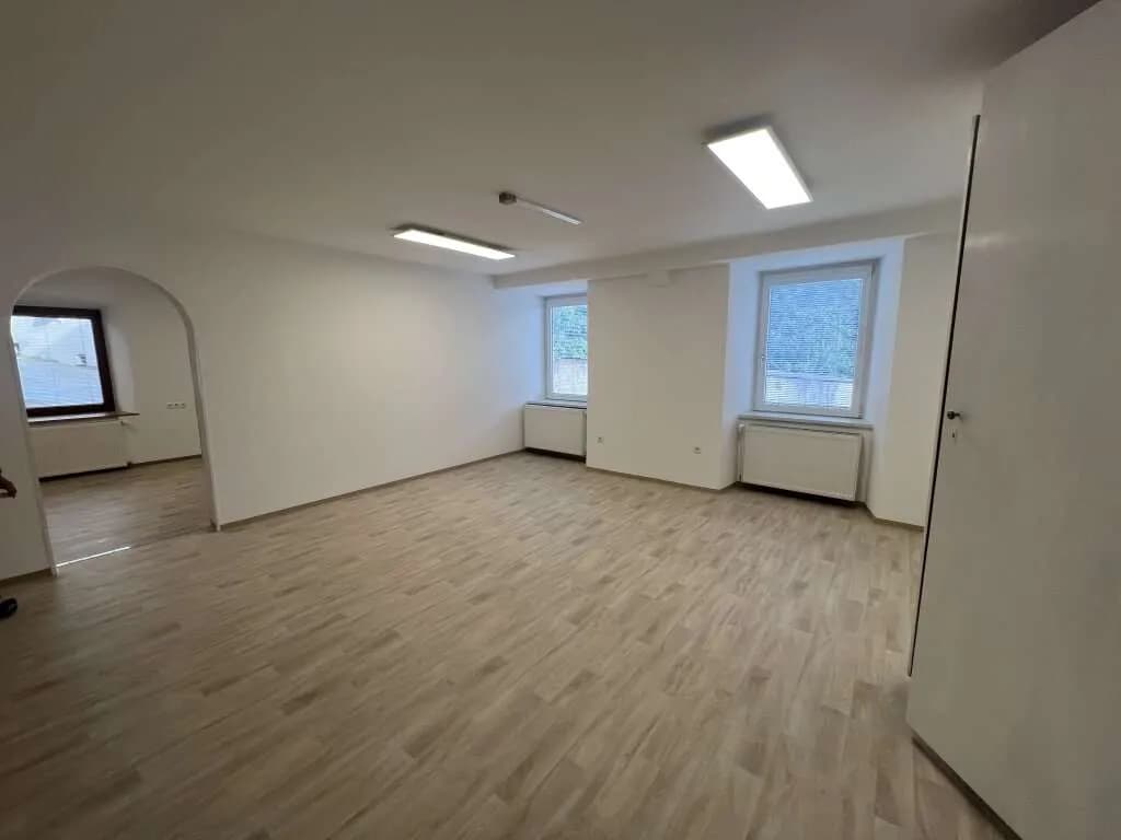 Gewerbeimmobilie mieten in Schwaz – 50 m², € 900