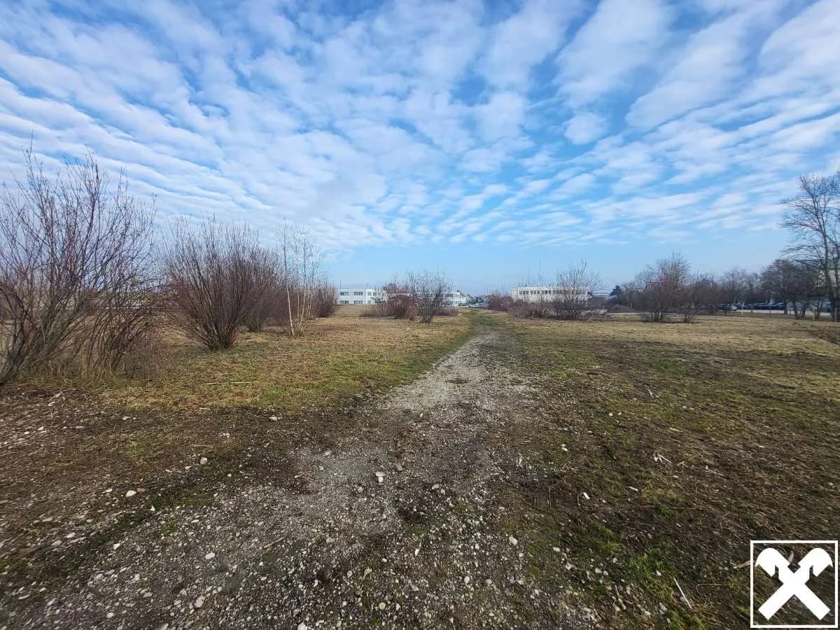 Immobilie kaufen in Wels – 10 545 m², € 2.794.425 – Bild 2 von 4