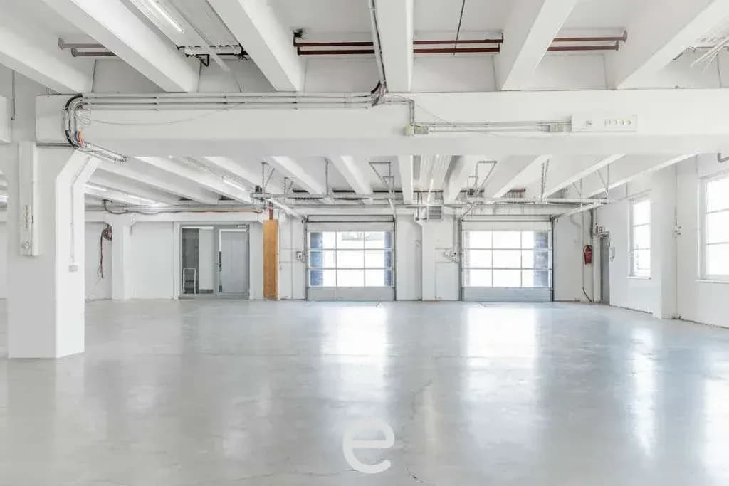Gewerbeimmobilie mieten in Vöcklabruck – 1 700 m², € 9.000 – Bild 2 von 10