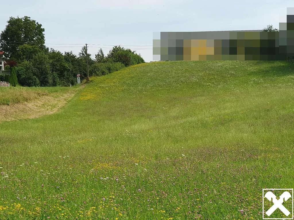 Grundstück kaufen in Braunau am Inn – 3 807 m², € 320.000
