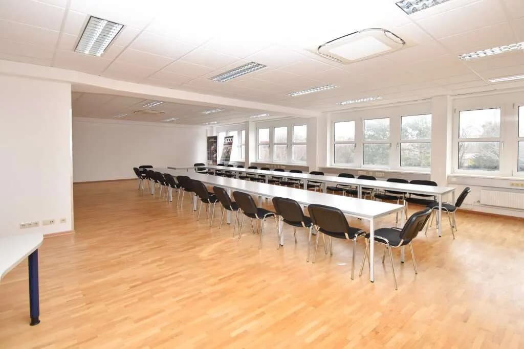 Gewerbeimmobilie mieten in Wien – 219 m², € 2.738