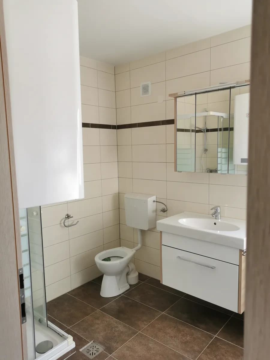 Gewerbeimmobilie kaufen in Feldkirchen – 696 m², € 320.000 – Bild 5 von 10