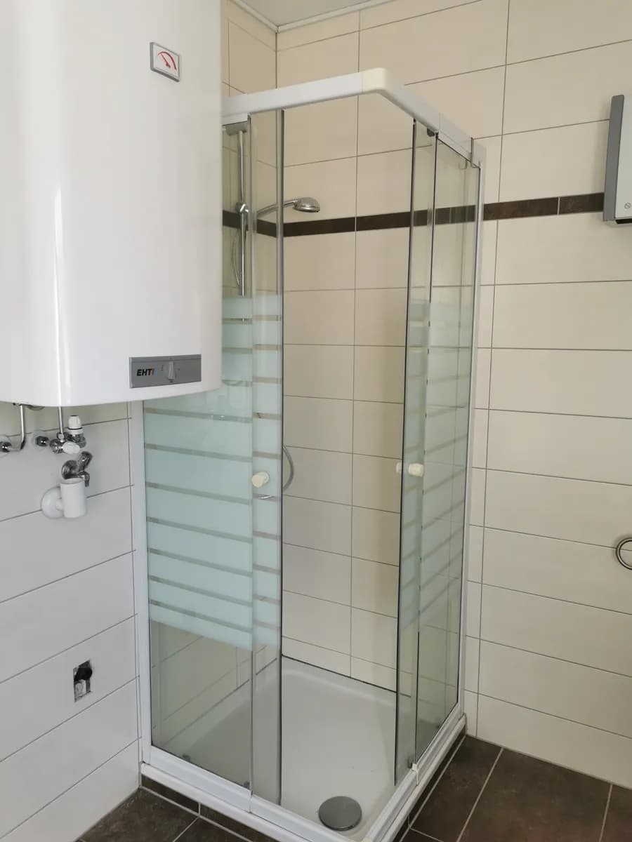 Gewerbeimmobilie kaufen in Feldkirchen – 696 m², € 320.000 – Bild 6 von 10