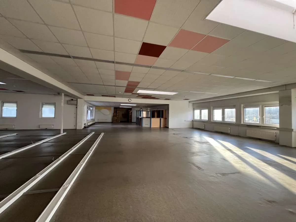Gewerbeimmobilie mieten in Mödling – 189 m², € 1.937 – Bild 7 von 12