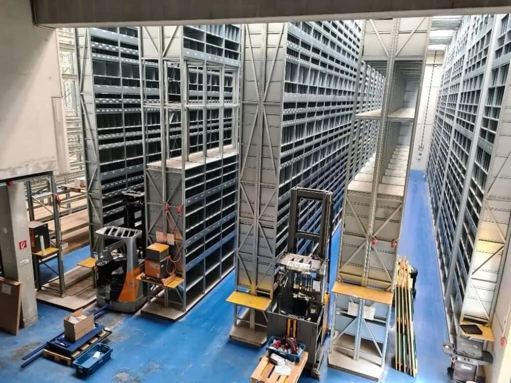 Gewerbeimmobilie mieten in Salzburg-Umgebung – 2 011 m², € 13.880