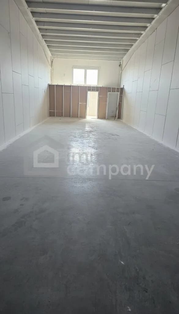 Gewerbeimmobilie mieten in Baden – 153 m², € 988