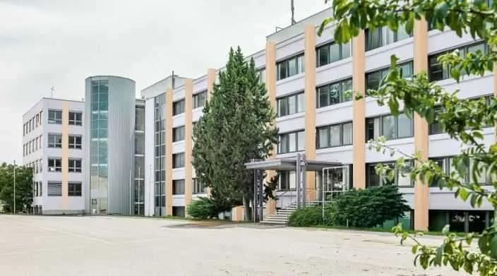 Gewerbeimmobilie mieten in Wien – 560 m², € 5 – Bild 1 von 19