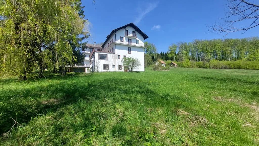 40-Zimmer-Gewerbeimmobilie kaufen in Baden – 600 m², € 495.000