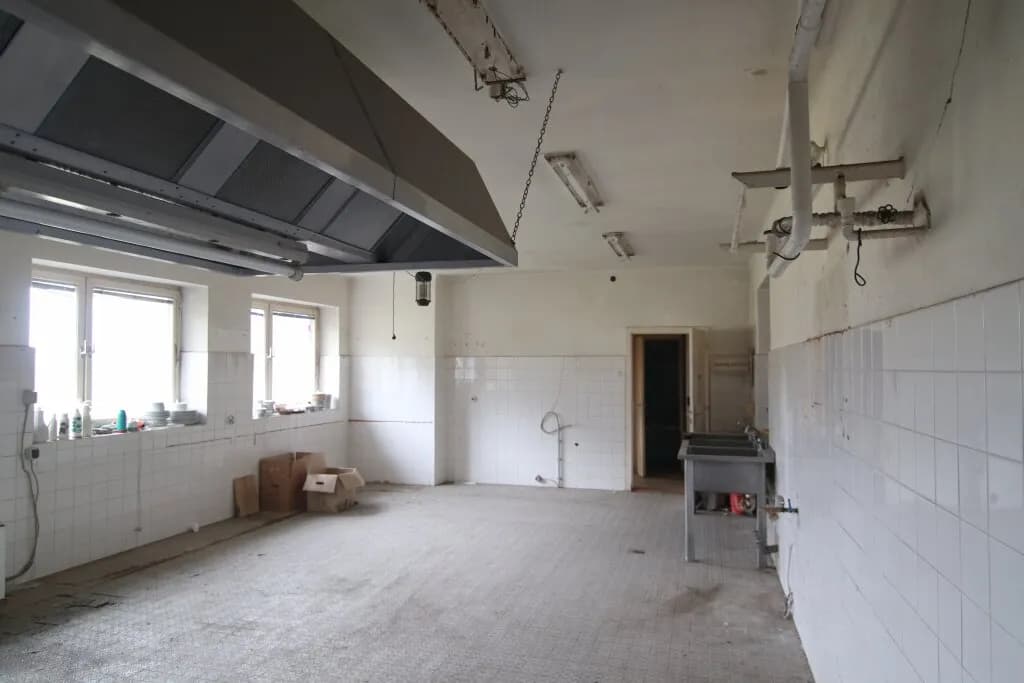 40-Zimmer-Gewerbeimmobilie kaufen in Baden – 600 m², € 495.000 – Bild 12 von 19