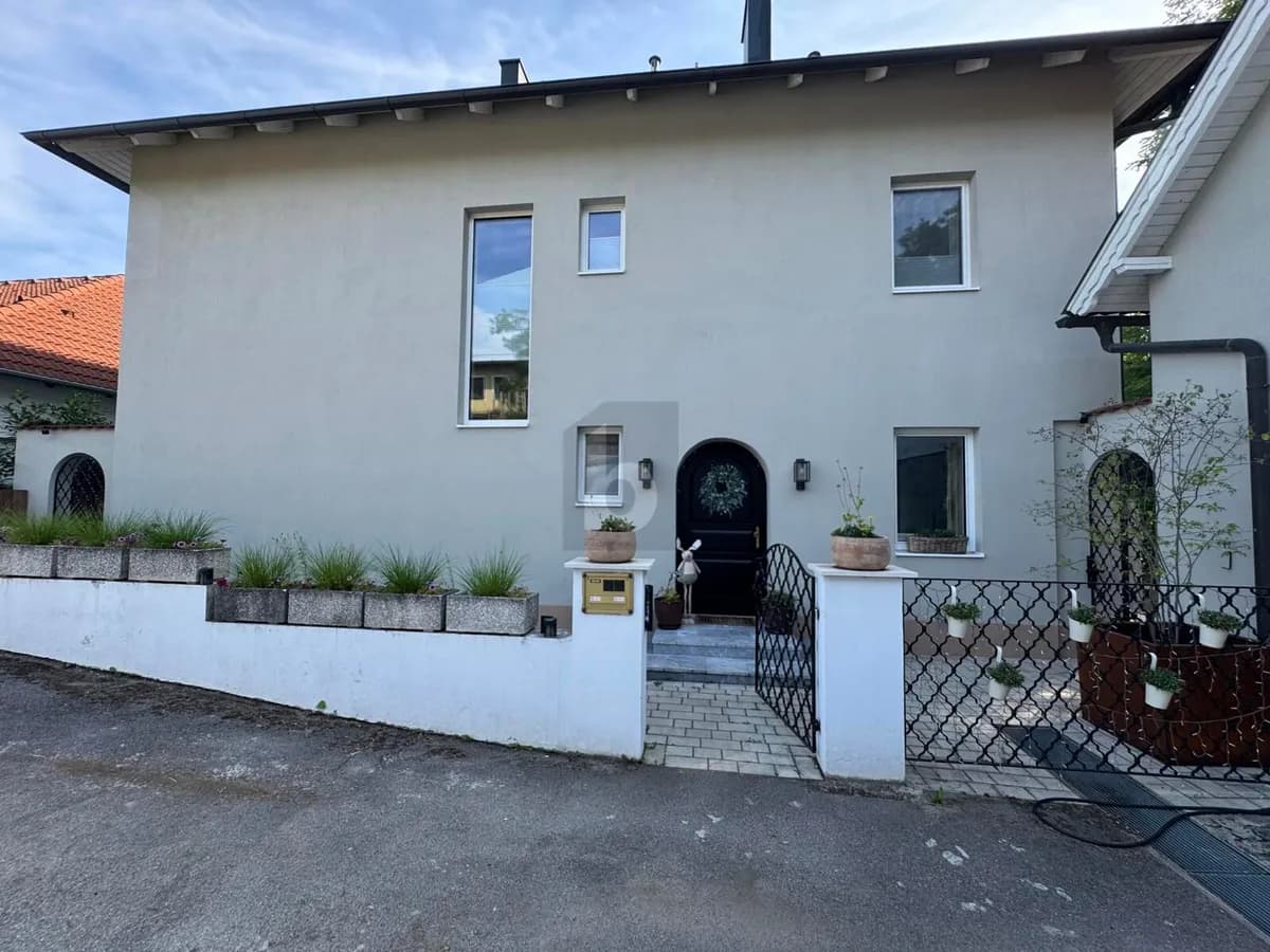 6-Zimmer-Haus mieten in Korneuburg – 180 m², € 3.300 – Bild 2 von 6