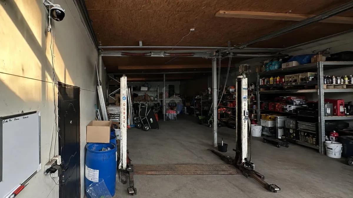 Gewerbeimmobilie kaufen in Braunau am Inn – 127 m², € 250.000 – Bild 2 von 3