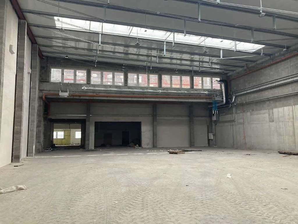 Gewerbeimmobilie mieten in Baden – 900 m² – Bild 3 von 5