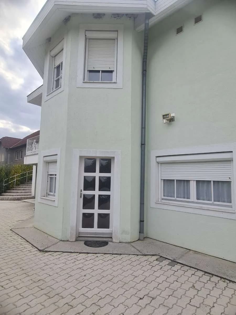 6-Zimmer-Gewerbeimmobilie kaufen in Österreich – 360 m², € 302.000 – Bild 2 von 17