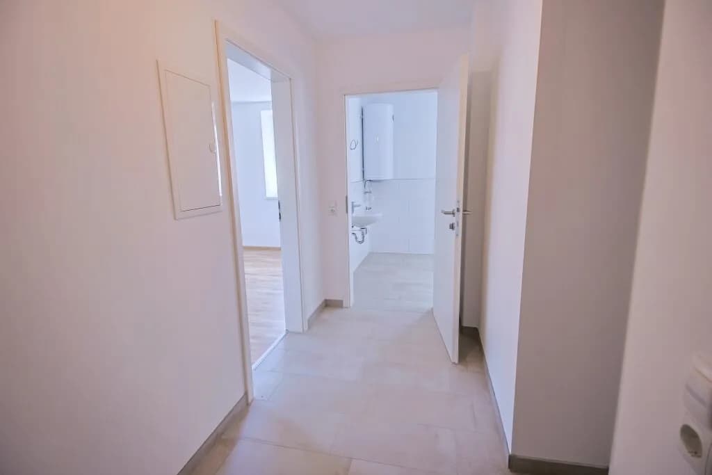 Wohnung kaufen in Gmunden – 57,2 m², € 270.000 – Bild 2 von 12