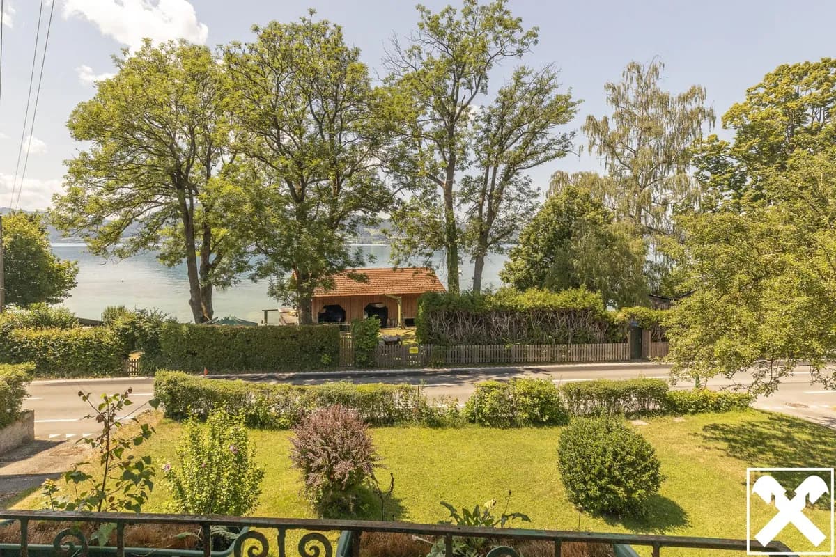Haus kaufen in Vöcklabruck – 1 429 m²
