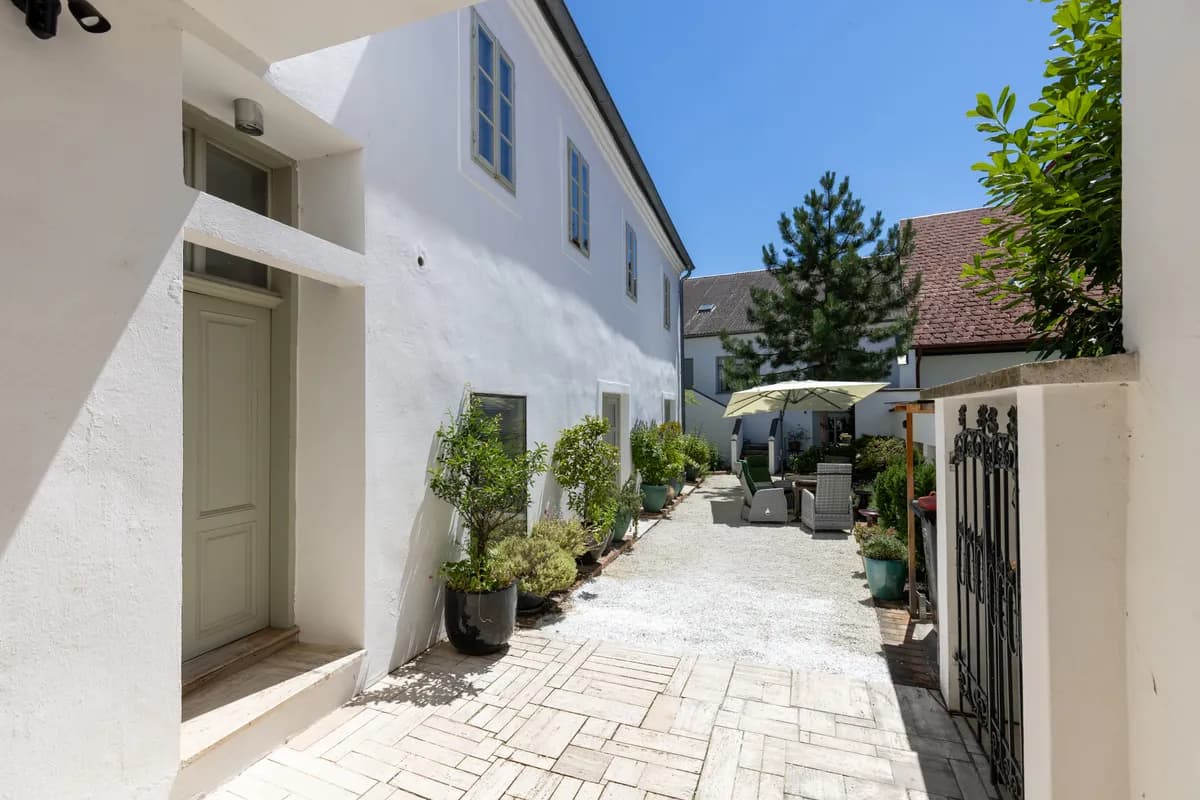 Gewerbeimmobilie kaufen in Eisenstadt – 378 m², € 1.398.000 – Bild 2 von 27
