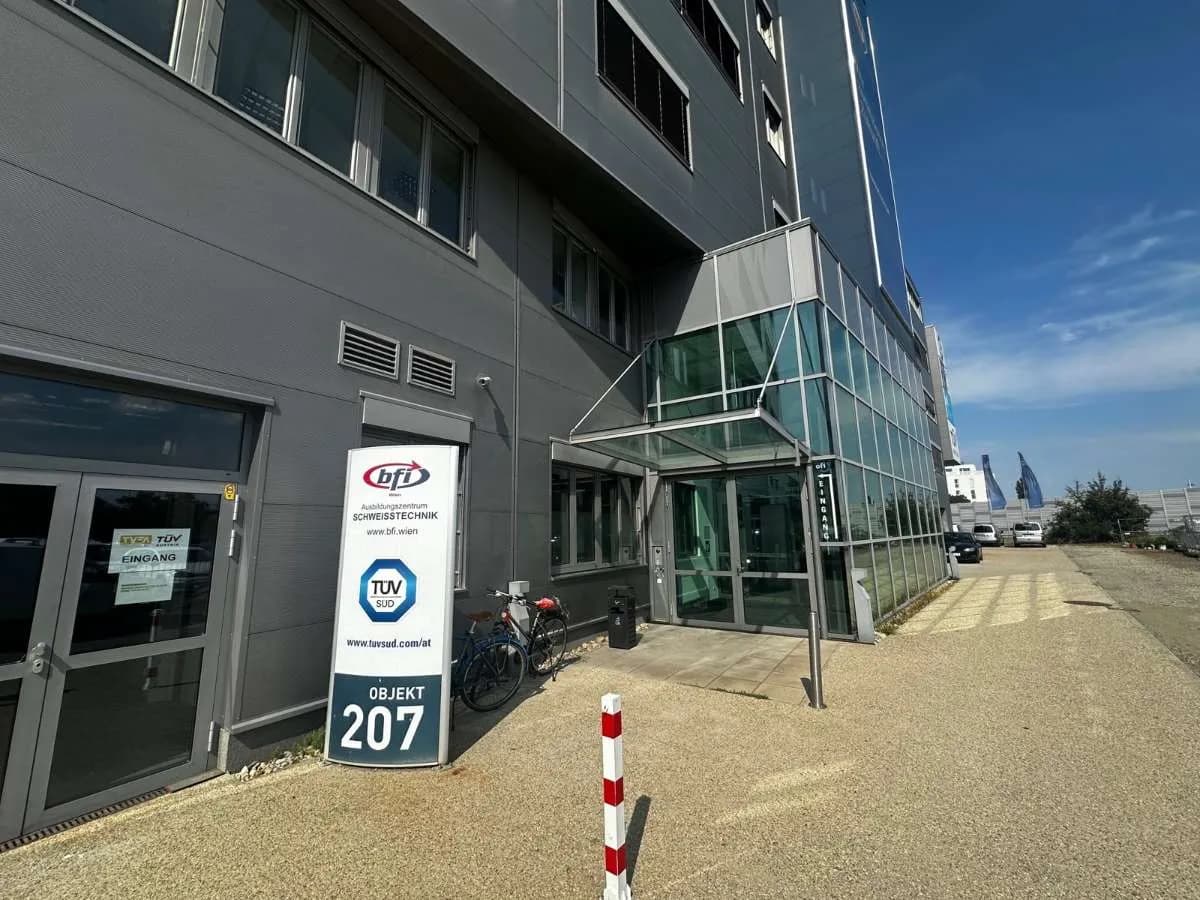 Gewerbeimmobilie mieten in Wien – 1 500 m², € 9 – Bild 3 von 15