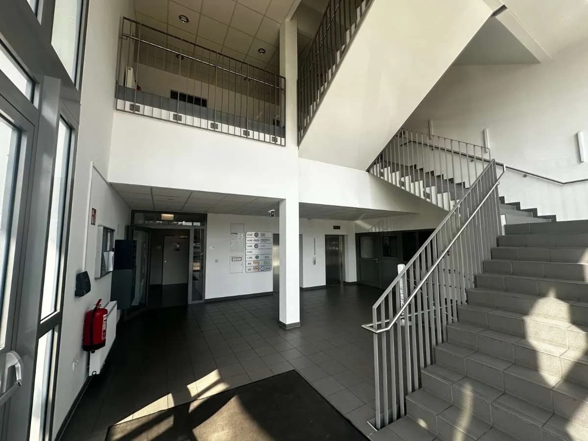 Gewerbeimmobilie mieten in Wien – 1 500 m², € 9 – Bild 9 von 15
