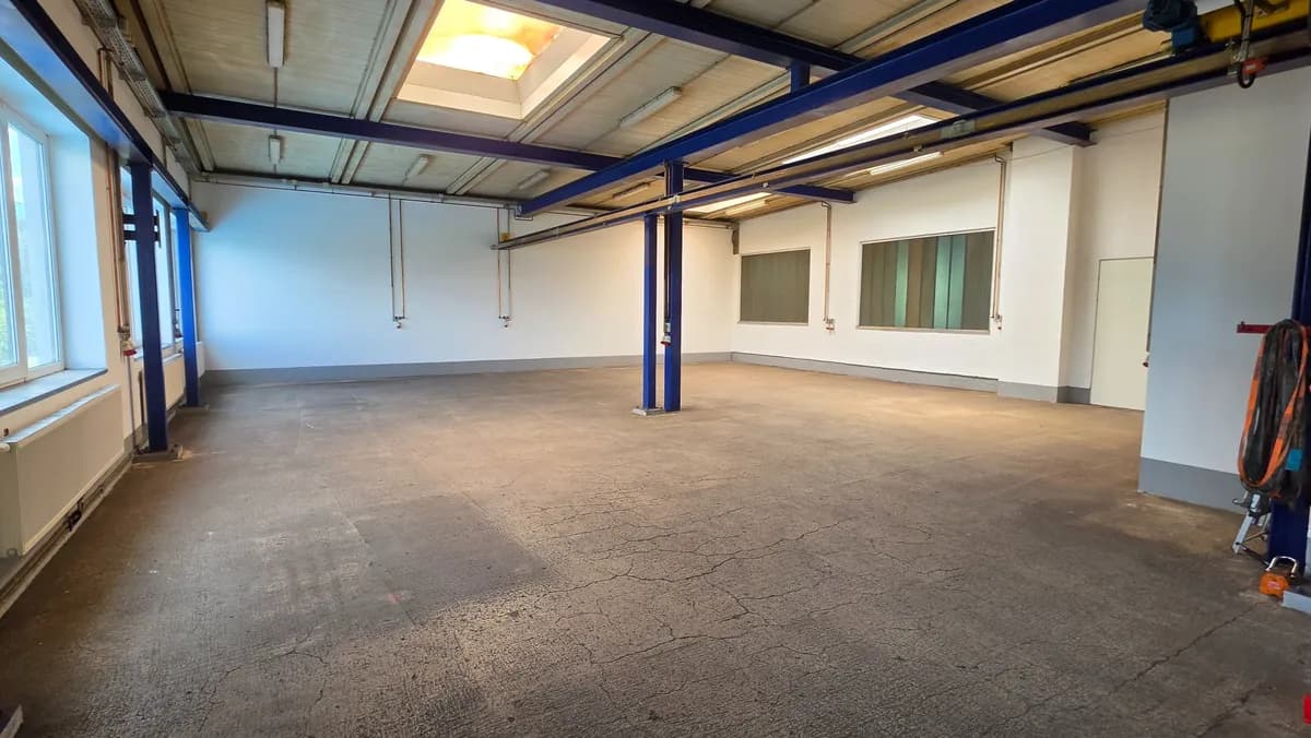Gewerbeimmobilie mieten in Gmunden – 330 m², € 2.200
