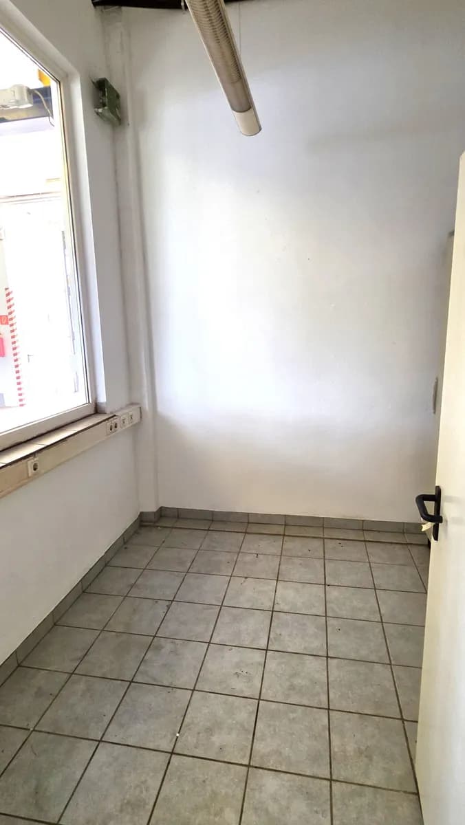 Gewerbeimmobilie mieten in Gmunden – 330 m², € 2.200 – Bild 17 von 20