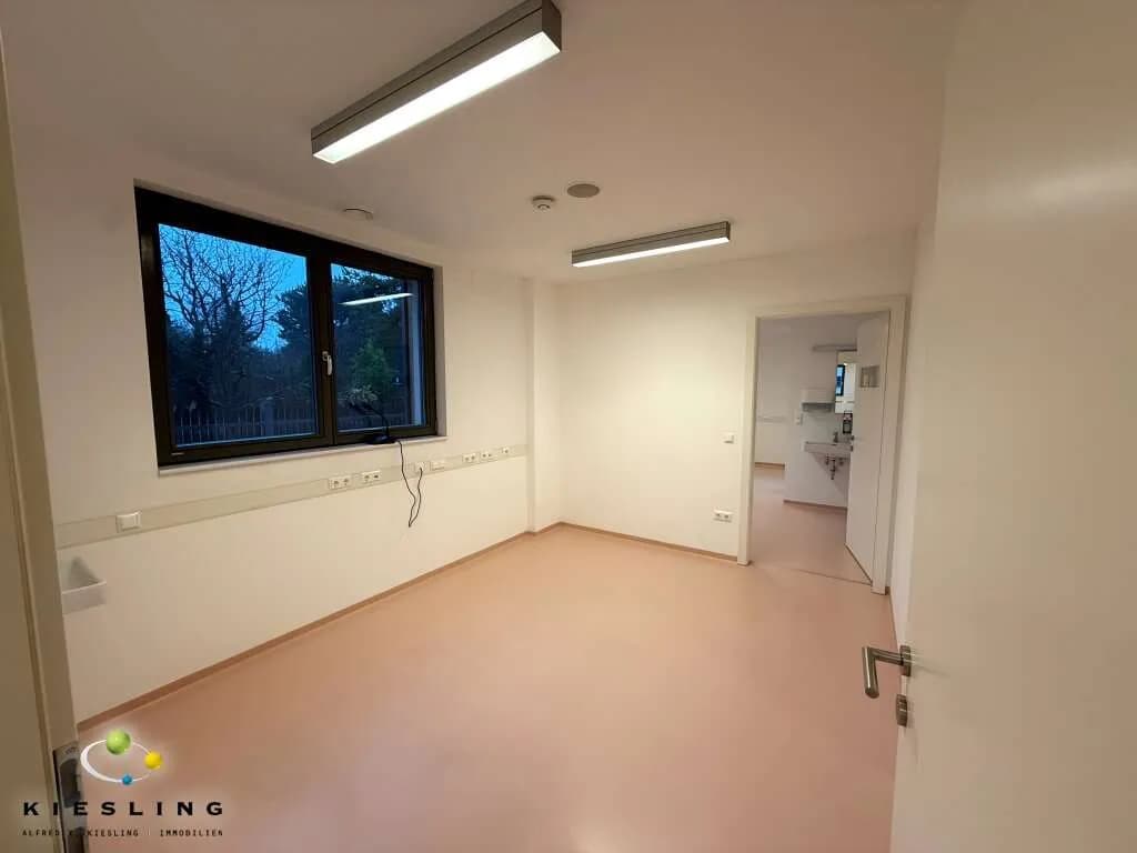 6-Zimmer-Gewerbeimmobilie mieten in Wien – 159 m², € 2.700 – Bild 10 von 39