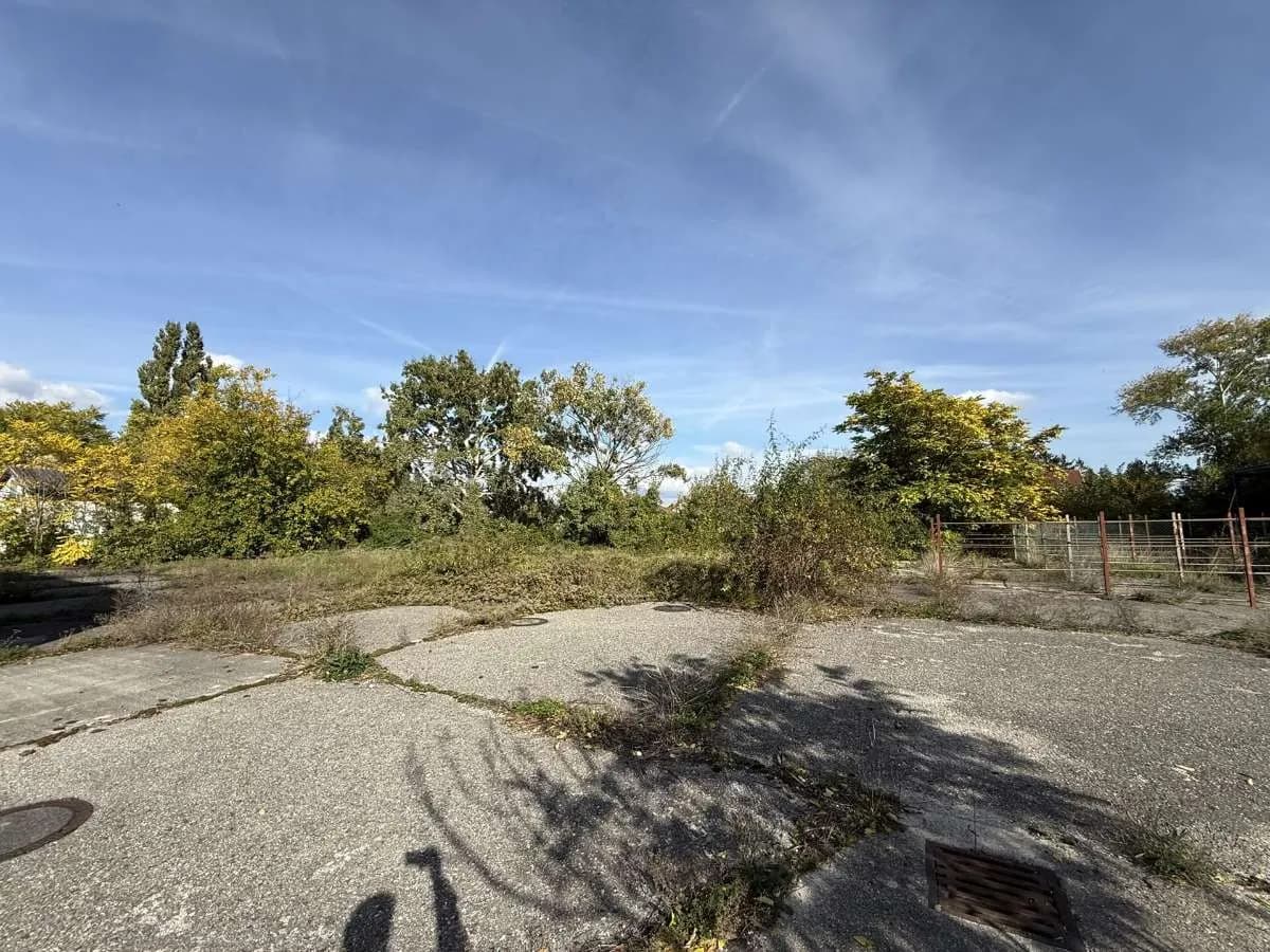 Grundstück kaufen in Baden – 16 000 m², € 2.720.000 – Bild 11 von 12