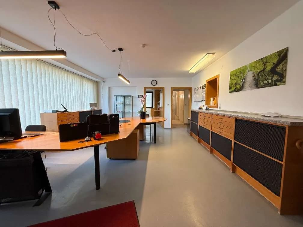 6-Zimmer-Gewerbeimmobilie mieten in Wels – 140 m², € 2.900