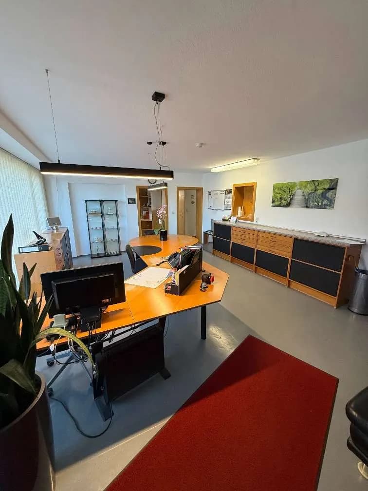 6-Zimmer-Gewerbeimmobilie mieten in Wels – 140 m², € 2.900 – Bild 2 von 15