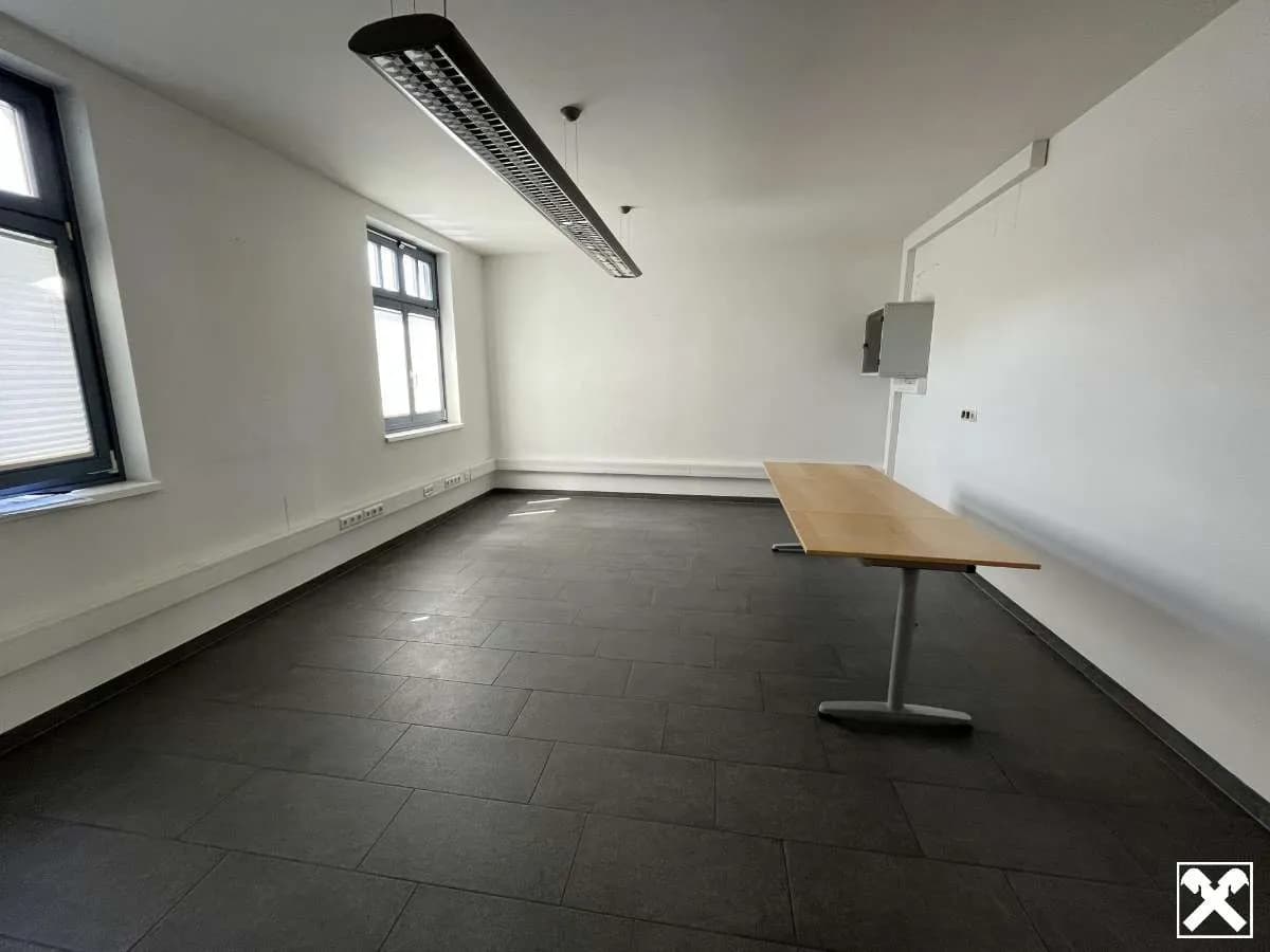 3-Zimmer-Gewerbeimmobilie mieten in Amstetten – 205 m², € 2.080 – Bild 8 von 19