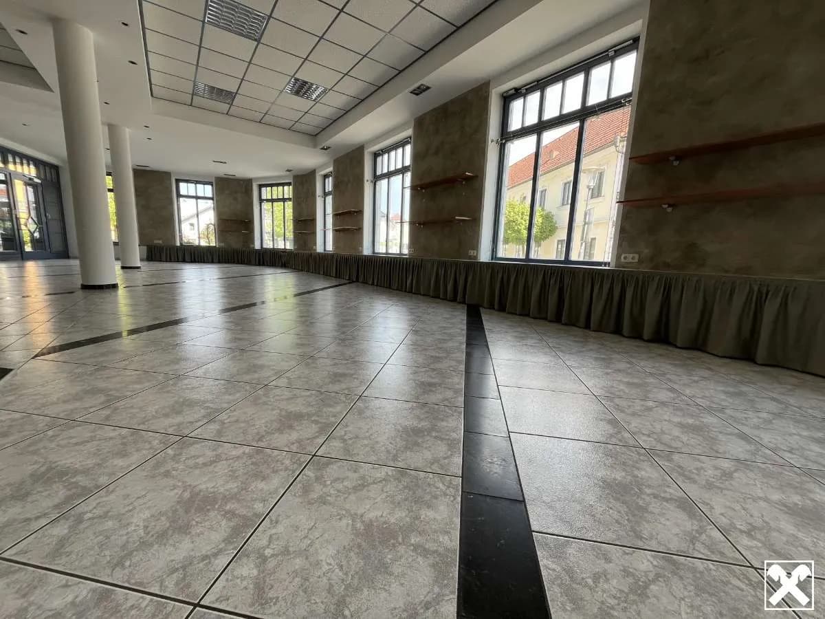 3-Zimmer-Gewerbeimmobilie mieten in Amstetten – 205 m², € 2.080 – Bild 10 von 19